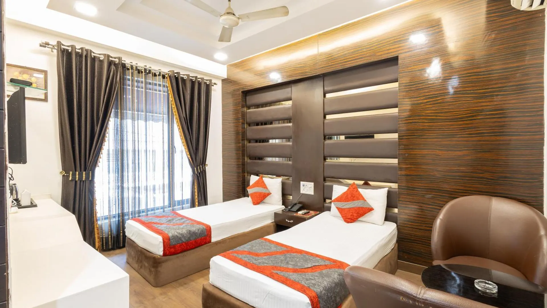 Hotel Gold Souk - Karol Bagh Дели