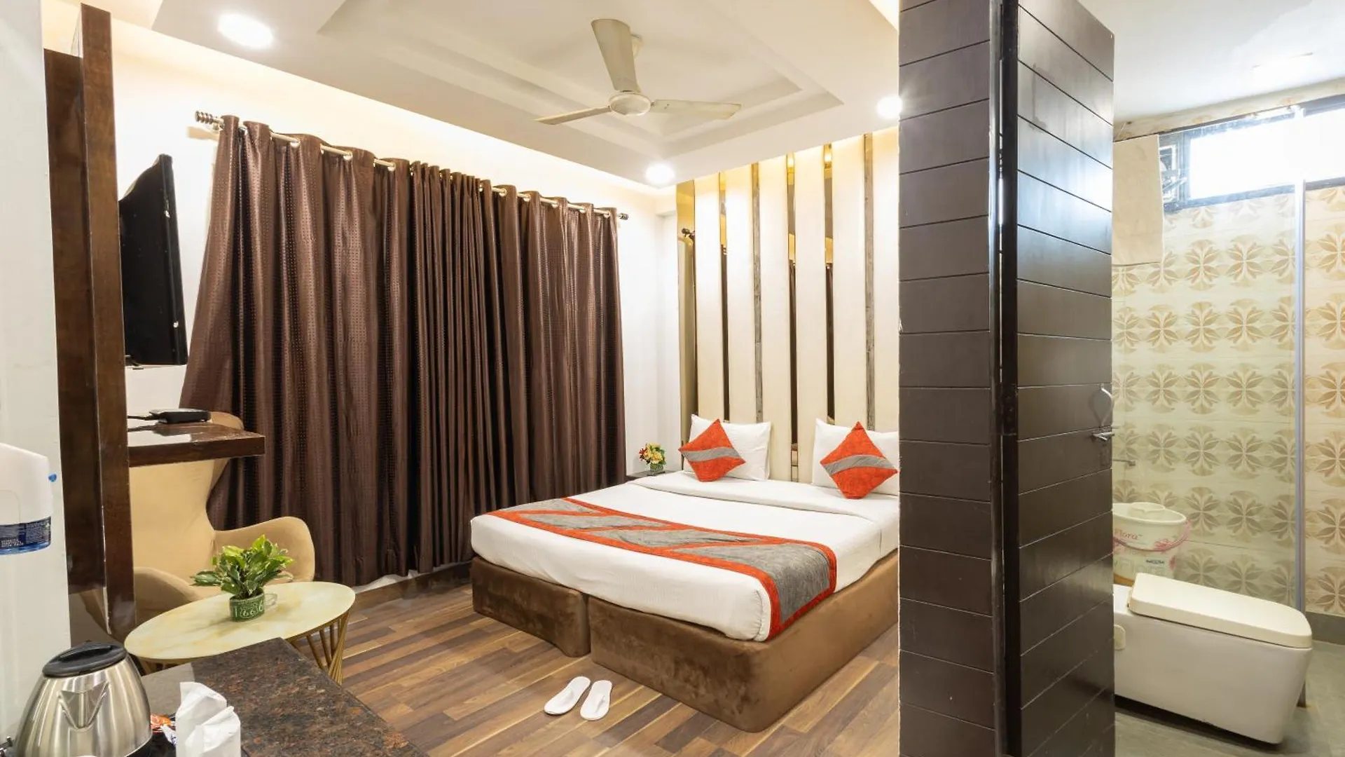 Hotel Gold Souk - Karol Bagh Дели